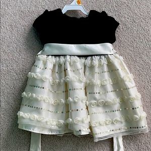 Beautiful velvet and tulle dress 🌹